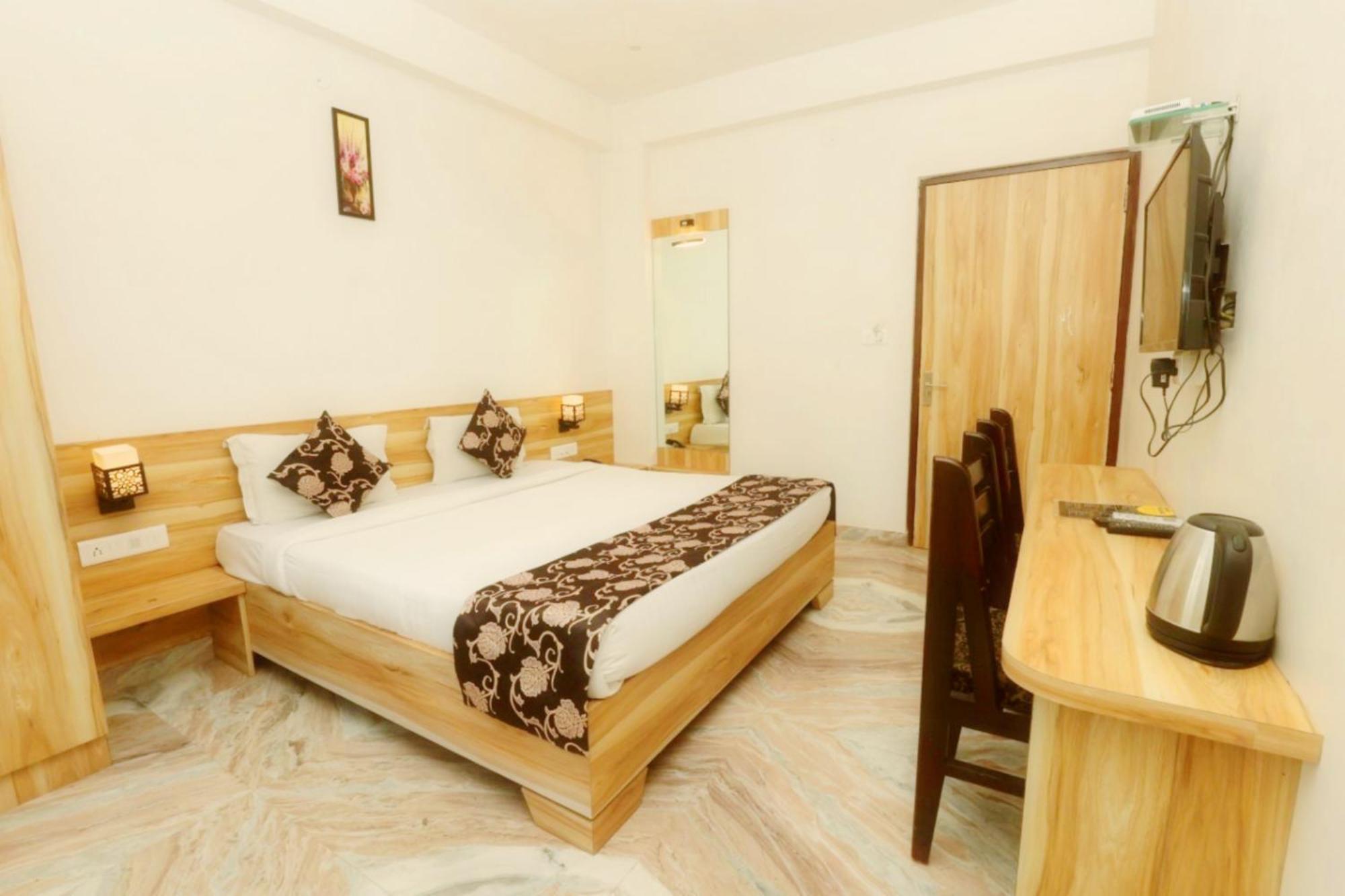 Hotel The Celebration By Amod Best Hotel & Rooftop Udaipur Eksteriør billede