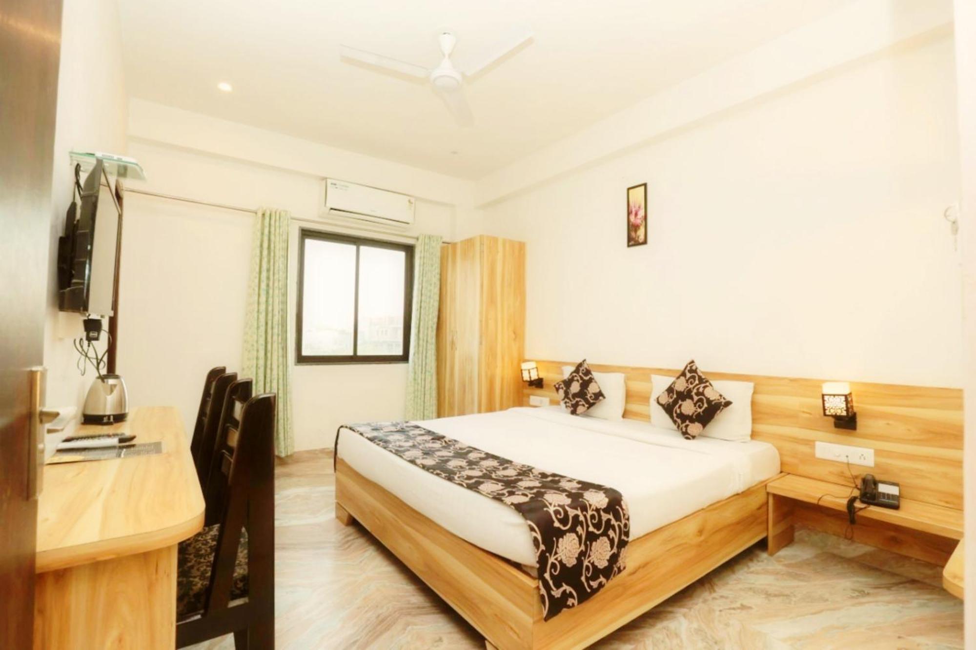 Hotel The Celebration By Amod Best Hotel & Rooftop Udaipur Eksteriør billede